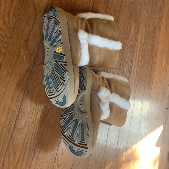 Limited release uggs - Picture 2 of 5